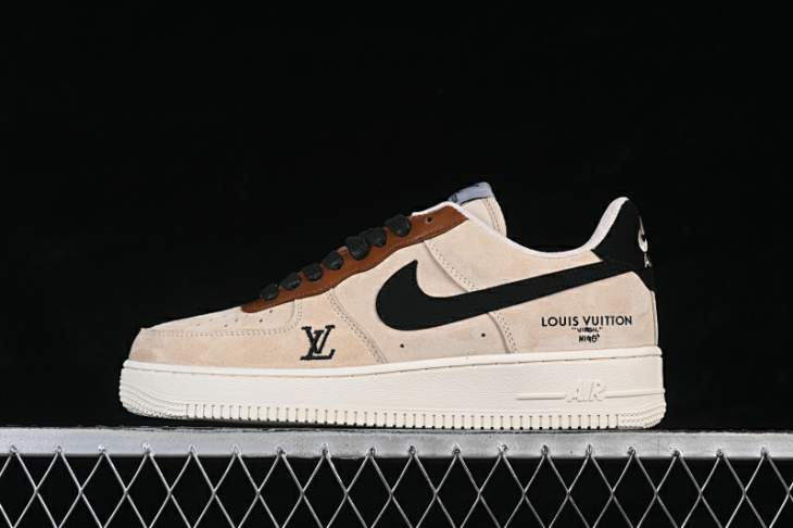 Picture of Air Force 1 _SKUfw22107220879498392fw